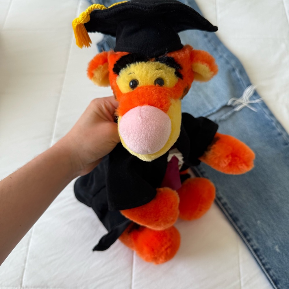 Disney Tiger Orange Plush Toy‎ with Black Graduation Cape